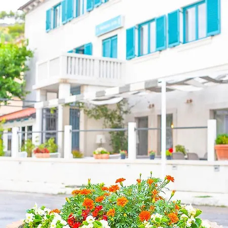 Bed & Breakfast The Admiral 3*
